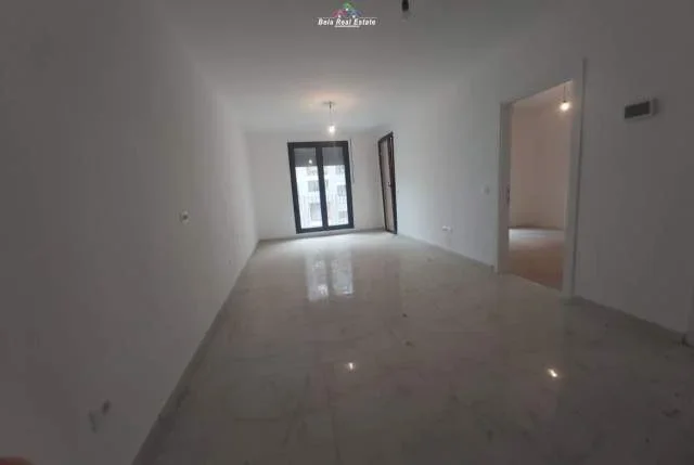 Tirane, jepet me qera zyre Kati 1, 100 m² 500 Euro (qsut)