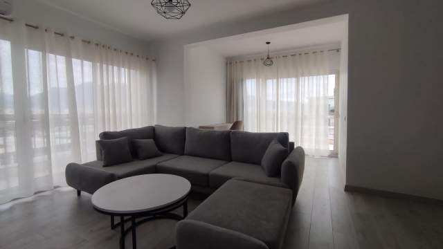 Tirane, jepet me qera apartament 2+1 Kati 8, 137 m² 650 Euro (Fusha e Aviacionit)