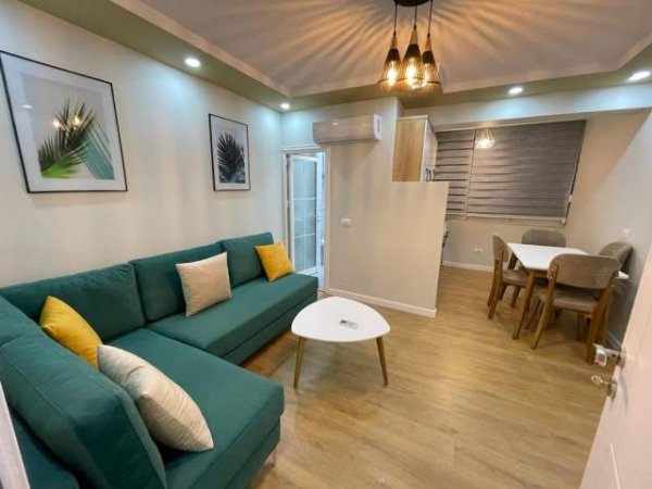 Tirane, jepet me qera apartament 1+1+BLK Kati 4, 50 m² 400 Euro (21 Dhjetori)