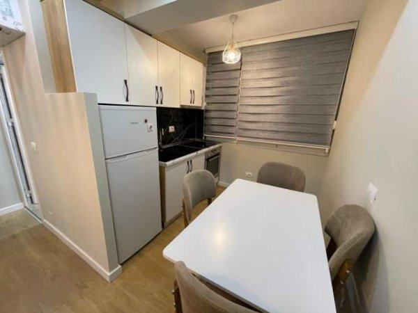 Tirane, jepet me qera apartament 1+1+BLK Kati 4, 50 m² 400 Euro (21 Dhjetori)