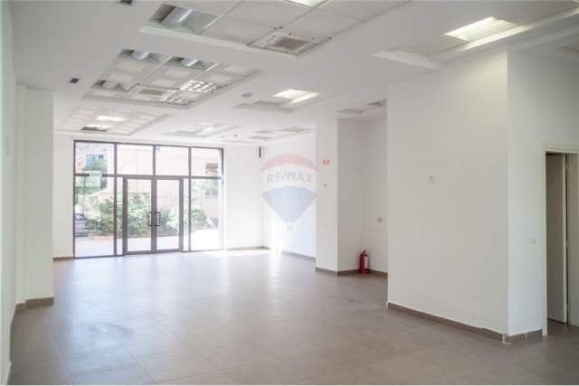 Tirane, jepet me qera ambjent biznesi Kati 0, 100 m² 800 Euro (Rruga Qemal Stafa)