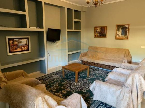 Tirane, jap me qera apartament 3+1+A+BLK Kati 1, 120 m² 320 Euro (Ali Demi)