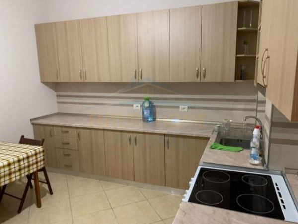 Tirane, jap me qera apartament 3+1+A+BLK Kati 1, 120 m² 320 Euro (Ali Demi)