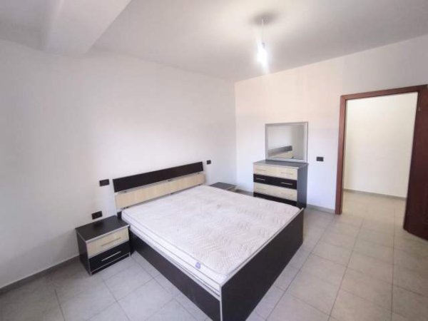 Tirane, shitet apartament 2+1+BLK Kati 2, 100 m² 70.000 Euro (Stacioni i fundit i Porselanit)