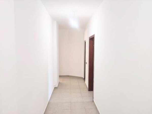 Tirane, shitet apartament 2+1+BLK Kati 2, 100 m² 70.000 Euro (Stacioni i fundit i Porselanit)