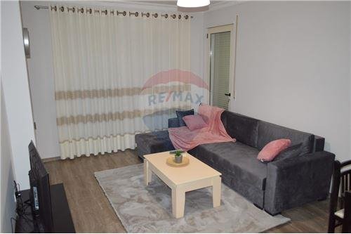 Tirane, jepet me qera apartament 2+1+BLK Kati 1, 120 m² 400 Euro (Rruga Teodor Keko)