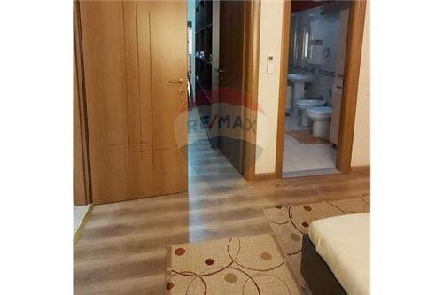 Tirane, jepet me qera apartament 2+1+BLK Kati 3, 140 m² 700 Euro (Peti)