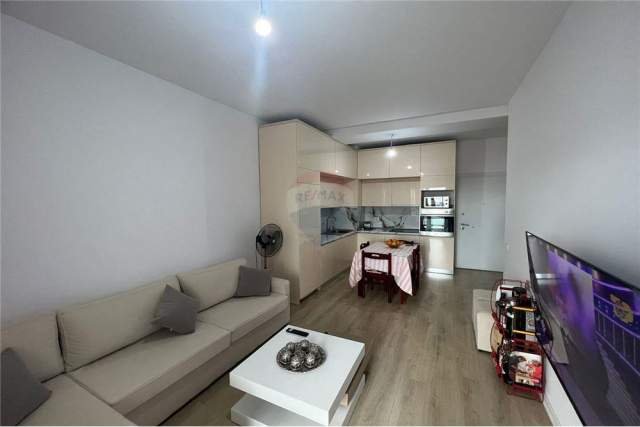 Tirane, shitet apartament 1+1 Kati 8, 57 m² 119.000 Euro (Ish Parku)