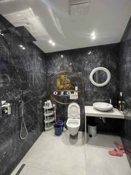 Tirane, jepet me qera garsonier 1+1 Kati 3, 35 m² 700 Euro (NE QENDER TE TIRANES)