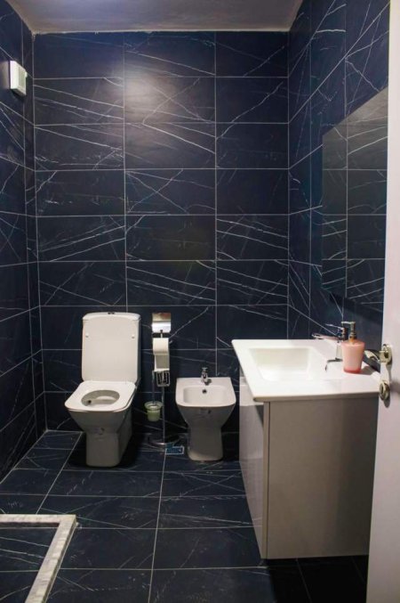 Tirane, shitet apartament 2+1 Kati 8, 93 m² 135.000 Euro tek Parku i Autobuzave