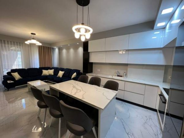 Tirane, jepet me qera apartament 2+1+BLK Kati 7, 122 m² 600  (Yzberisht)