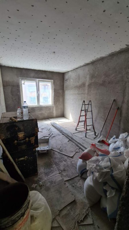 Tirane, jepet me qera apartament 3+1+BLK Kati 3,