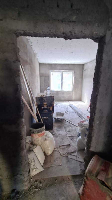 Tirane, jepet me qera apartament 3+1+BLK Kati 3,
