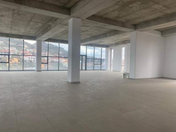 Tirane, jepet me qera ambjent biznesi Kati 3, 1.000 m² 4.000 Euro