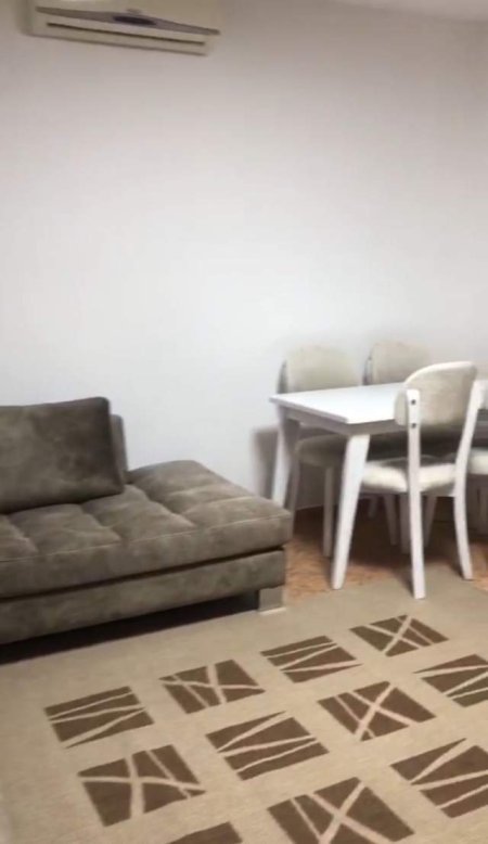 Tirane, jepet me qera apartament 2+1 Kati 2, 80 m² 400 Euro (Rruga e Durresit)