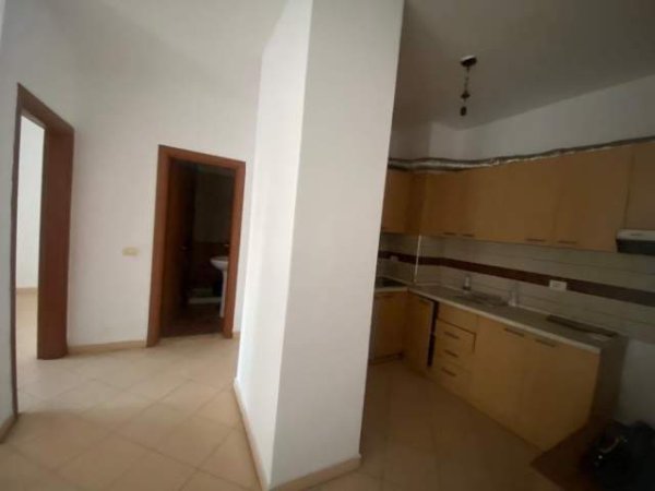 Tirane, jepet me qera apartament 1+1+BLK Kati 2, 80 m² 27.000 Leke (Prane Bar Oslo)