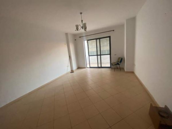 Tirane, jepet me qera apartament 1+1+BLK Kati 2, 80 m² 27.000 Leke (Prane Bar Oslo)