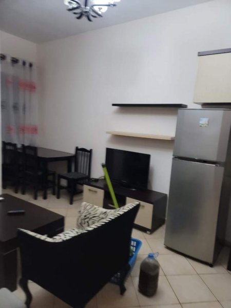 Tirane, jepet me qera apartament 1+1 Kati 3, 50 m² 40.000 Leke (rruga Vace Zela)