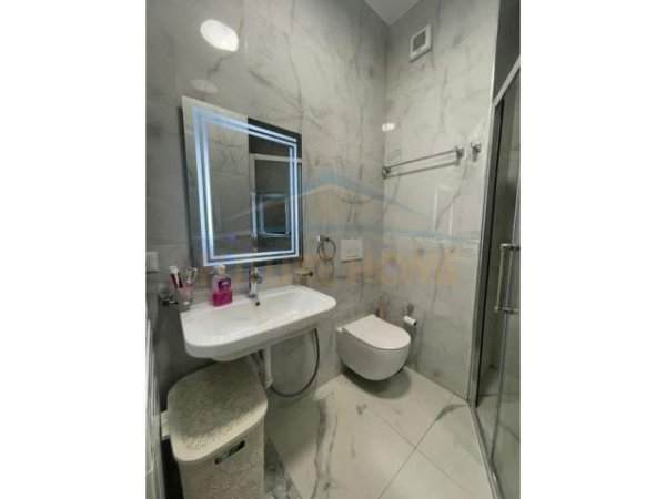 Tirane, shitet apartament 2+1+2+BLK Kati 2, 90 m² 180.000 Euro