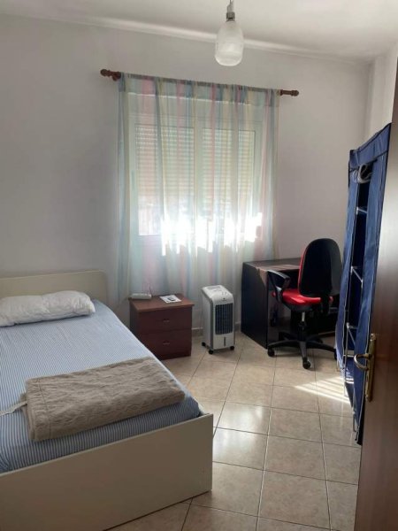 Tirane, jepet me qera apartament 2+1+BLK Kati 9, 100 m² 45.000 Leke (Rruga Tish Daija)