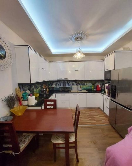 Tirane, shitet apartament 2+1+BLK Kati 2, 106 m² 140.000 Euro (Rruga 5 Maj)