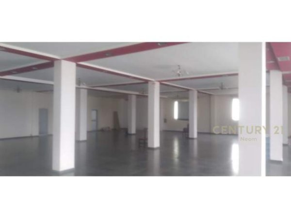 Tirane, jepet me qera ambjent biznesi 1.500 Euro (laknas)