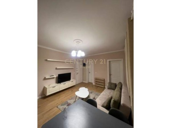 Tirane, jepet me qera apartament 1+1 Kati 5, 55 m² 500 Euro (Rruga "Sami Frasheri", Ish Blloku)