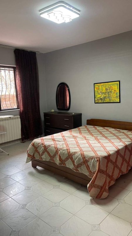 Tirane, jepet me qera shtepi 2+1+BLK Kati 1, 97 m² 40.000 Leke (Rruga Besa)