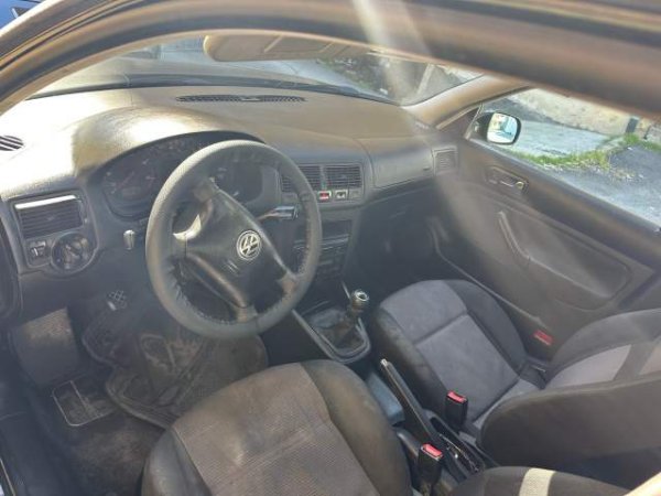 Durres, shes makine Volkswagen Golf 4 Okazion