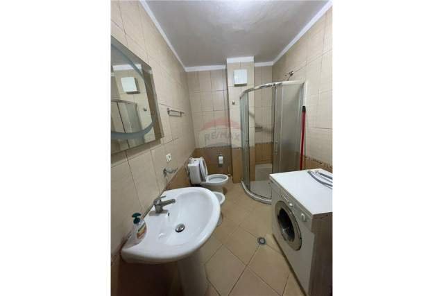 Tirane, jepet me qera apartament 2+1+BLK Kati 2, 100 m² 450 Euro (Bilal Golemi)