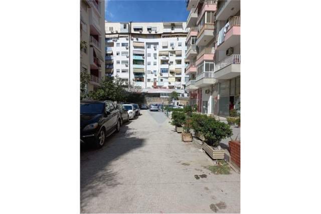 Tirane, jepet me qera apartament 2+1+BLK Kati 2, 105 m² 450 Euro (Bilal Golemi)