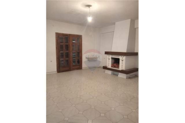 Tirane, ofert Vile 3 Katshe Kati 4, 540 m² 730.000 Euro (Ali Visha)