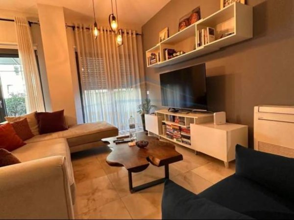 Tirane, shitet apartament 2+1 Kati 3, 100 m² 260.000 Euro (Zogu i Zi)