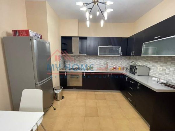 Tirane, jepet me qera apartament 2+1+A+BLK Kati 2, 108 m² 700 Euro (rruga elbasanit)