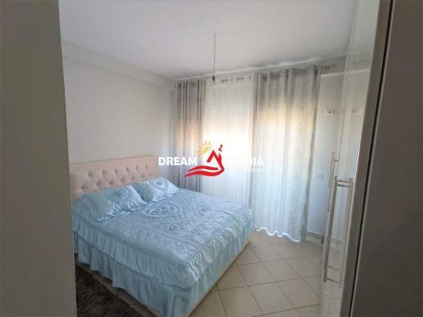 Tirane, jepet me qera apartament 3+1+BLK Kati 6, 120 m² 600 Euro (Rruga e Kavajes, perballe Square 21)