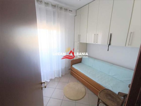 Tirane, jepet me qera apartament 3+1+BLK Kati 6, 120 m² 600 Euro (Rruga e Kavajes, perballe Square 21)