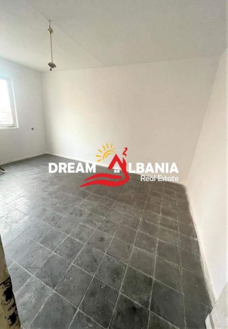 Tirane, shitet apartament 1+1+BLK Kati 3, 54 m² 57.000 Euro (Tek Shkolla e Bashkuar, afer Poliklinikes Nr 10)