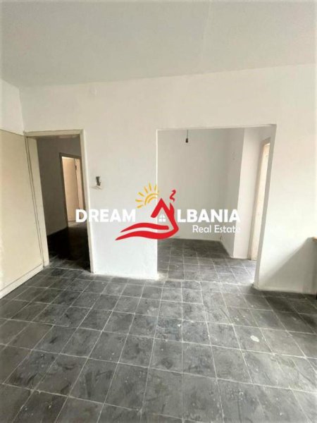 Tirane, shitet apartament 1+1+BLK Kati 3, 54 m² 57.000 Euro (Tek Shkolla e Bashkuar, afer Poliklinikes Nr 10)