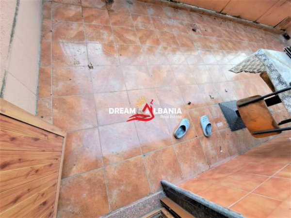 Tirane, shitet apartament 2+1+BLK Kati 2, 95 m² 140.000 Euro (Ura e Tabakeve, Buze Rruge Kryesore)