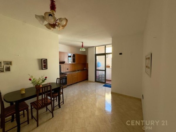 Tirane, jepet me qera apartament 1+1 Kati 12, 85 m² 550 € (9 KATESHET)