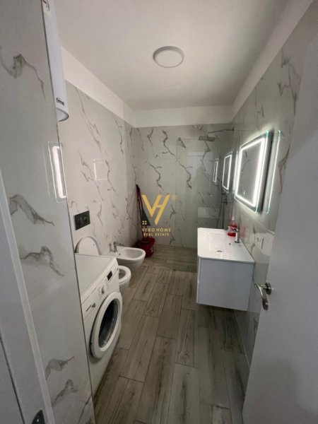 Tirane, shitet apartament 1+1+Ballkon Kati 7, 61 m² 125.000 € (RRUGA KONGRESI I MANASTIRIT)