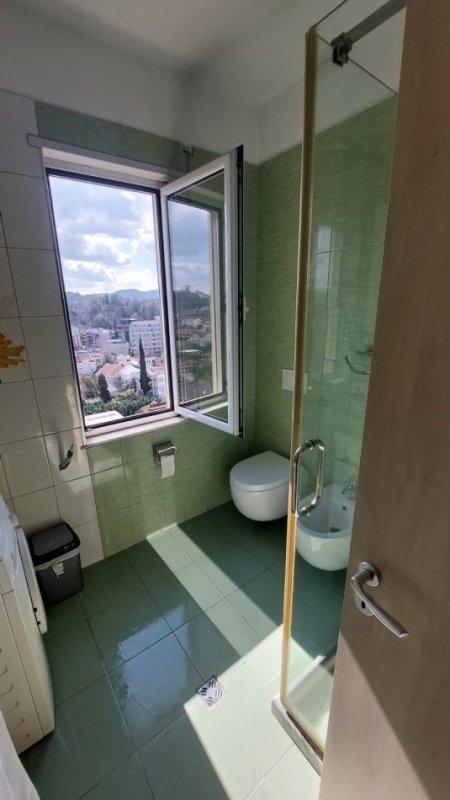 Tirane, jepet me qera apartament 2+1+Ballkon Kati 7, 109 m² 600 € (gramoz pashko)
