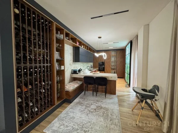 Tirane, shes Vile Me Pishine, 596 m² 1.300.000 € (Mjull - Bathore)