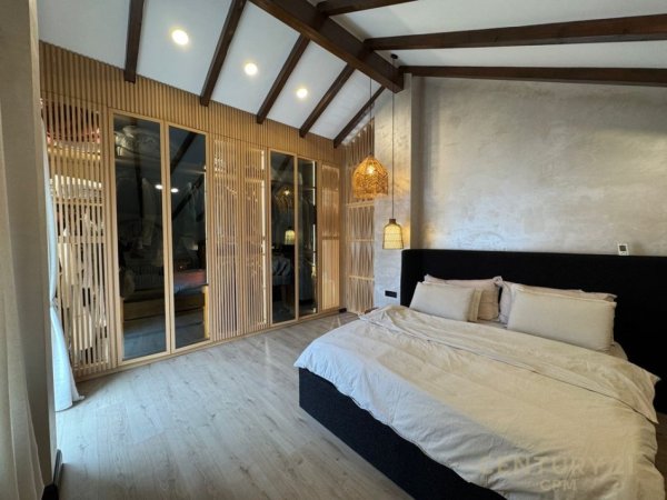 Tirane, shes Vile Me Pishine, 596 m² 1.300.000 € (Mjull - Bathore)