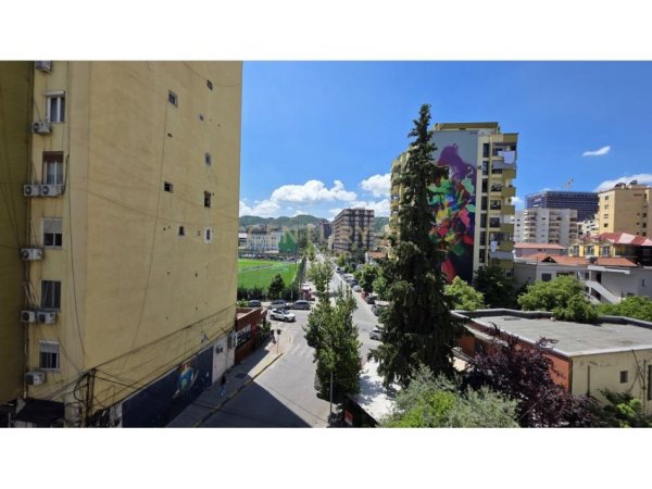 Tirane, jepet me qera apartament 2+1 Kati 5, 64 m² 500 € (ISH SHUSHICA)