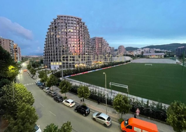 Tirane, jepet me qera apartament 2+1+Ballkon Kati 3, 115 m² 1.500 € (Rruga e Kosovareve)