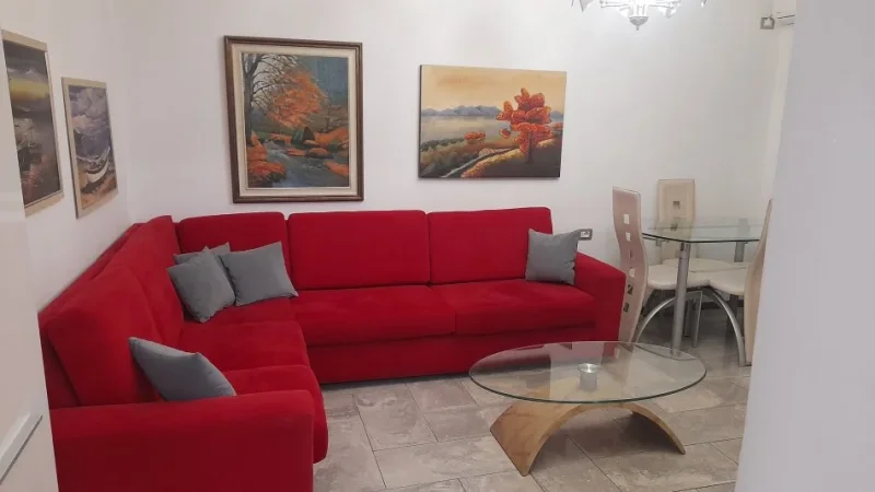 Tirane, jepet me qera apartament 2+1+Aneks+Ballkon Kati 3, 70 m² (Te Medreseja, perballe shkolles Misto Mame)
