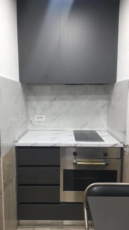 Tirane, jepet me qera apartament 2+1+Aneks+Ballkon Kati 3, 70 m² (Te Medreseja, perballe shkolles Misto Mame)