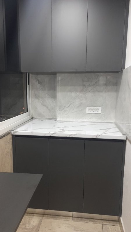 Tirane, jepet me qera apartament 2+1+Aneks+Ballkon Kati 3, 70 m² (Te Medreseja, perballe shkolles Misto Mame)