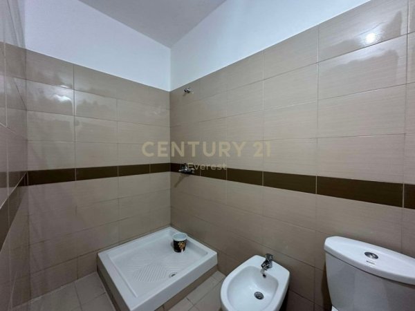 Tirane, SHESIM APARTAMENT 2+1+2+POST PARKIMI PRANE QENDRES! 115 m² 260.000 €